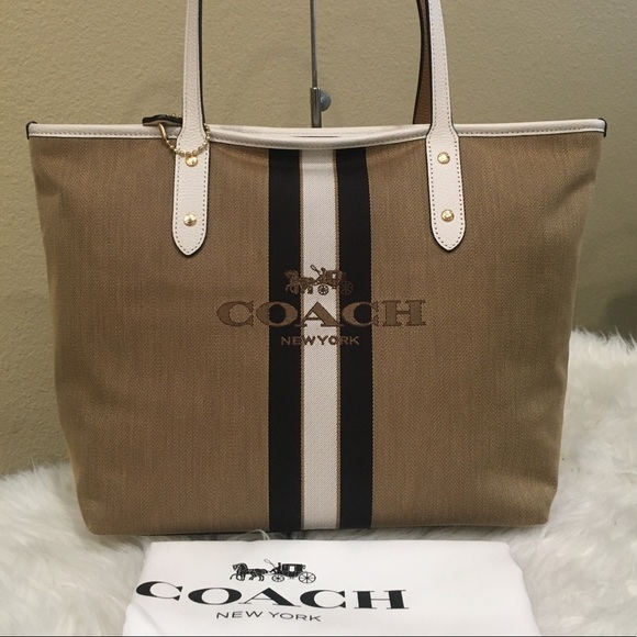 Last one ✨coach shoulder tote - Picture 3 of 8